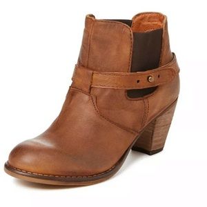 steve by steve madden Spunk Leather Booties Gore
